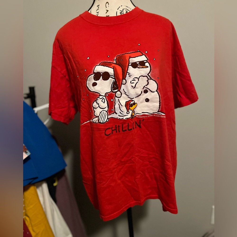 Snoopy chillin Xmas tshirt